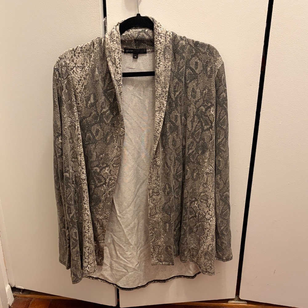 Gibson Grey Snake Print Open Front Cardigan XS